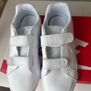 Nike Court Royale Sneakers